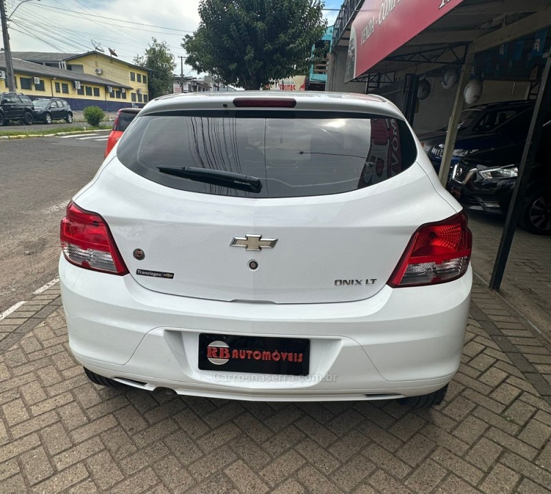 ONIX 1.0 MPFI LT 8V FLEX 4P MANUAL - 2016 - PAROBé