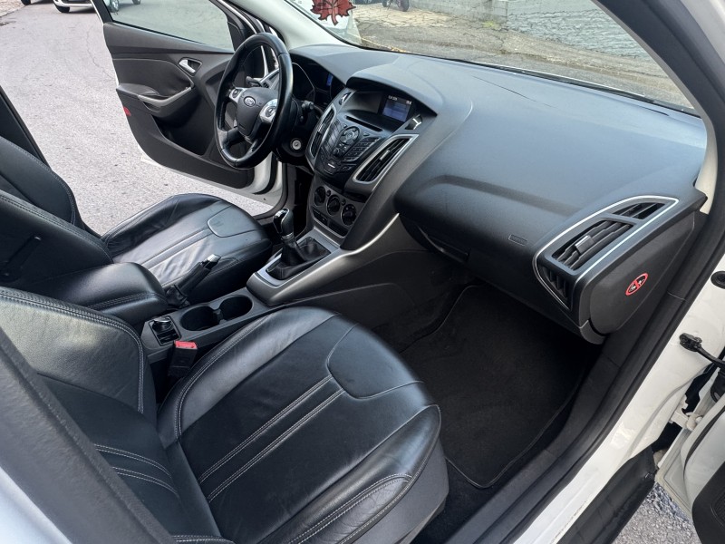 FOCUS 1.6 SE 16V FLEX 4P MANUAL - 2015 - CAXIAS DO SUL