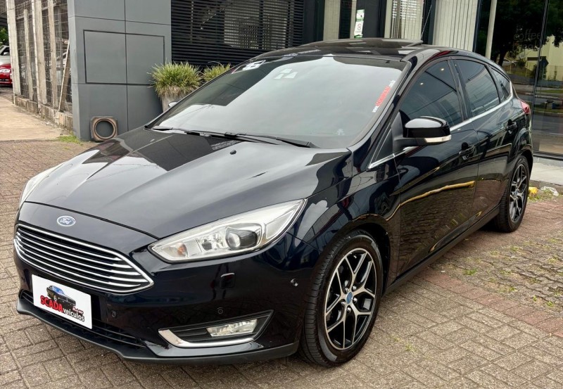 FORD - FOCUS 2.0 TITANIUM PLUS HATCH 16V FLEX 4P AUTO - 2015/2016 - Preta - R$ 72.900,00