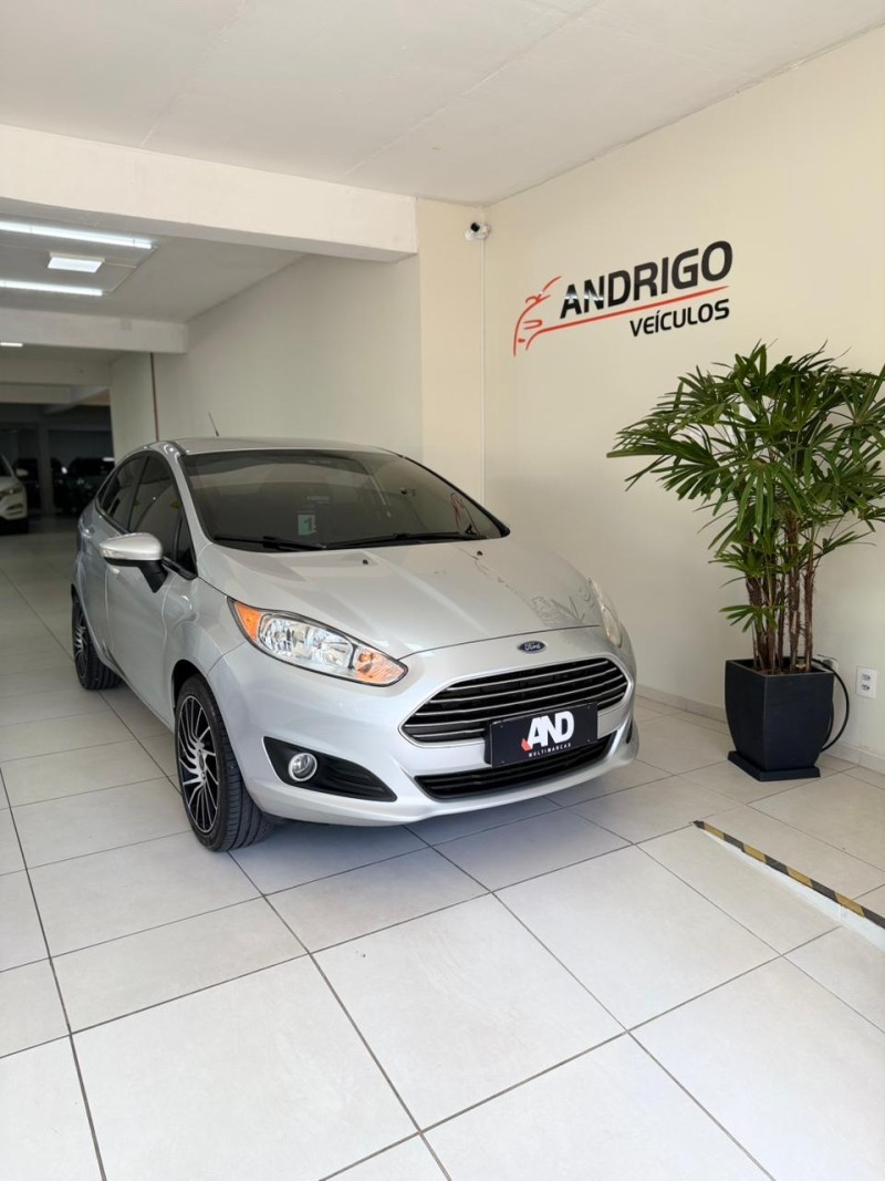FIESTA 1.6 SE SEDAN 16V FLEX 4P MANUAL - 2015 - CAXIAS DO SUL