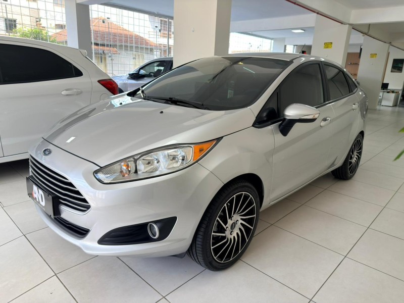 FIESTA 1.6 SE SEDAN 16V FLEX 4P MANUAL - 2015 - CAXIAS DO SUL