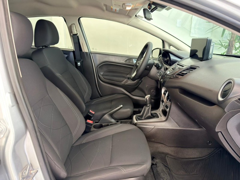 FIESTA 1.6 SE SEDAN 16V FLEX 4P MANUAL - 2015 - CAXIAS DO SUL