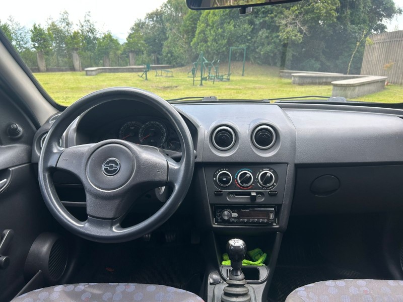 PRISMA 1.4 MPFI JOY 8V FLEX 4P MANUAL - 2009 - CANELA