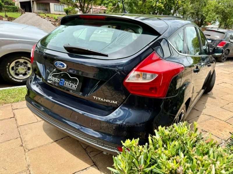 FOCUS 2.0 TITANIUM PLUS 16V FLEX 4P AUTOMÁTICO - 2015 - LAGOA VERMELHA