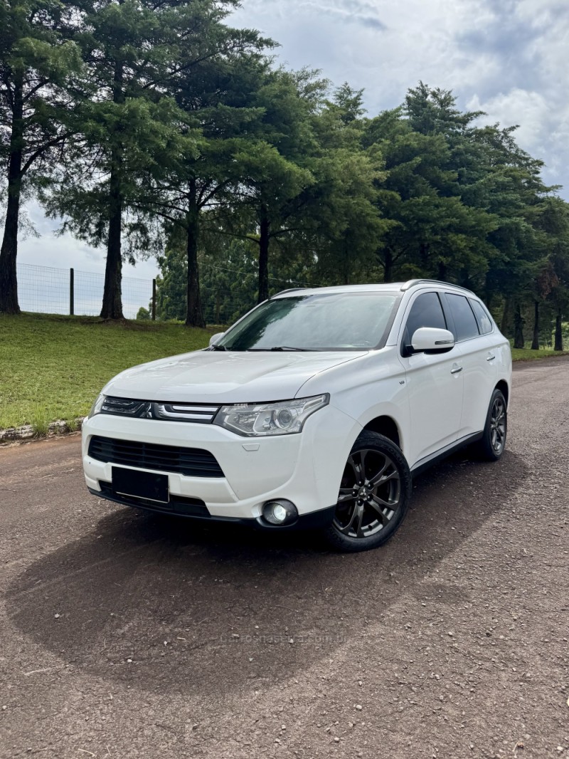 outlander 3.0 gt 4x4 v6 24v gasolina 4p automatico 2014 passo fundo