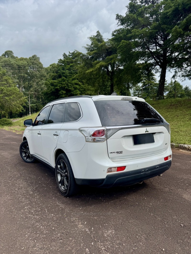 OUTLANDER 3.0 GT 4X4 V6 24V GASOLINA 4P AUTOMÁTICO - 2014 - PASSO FUNDO