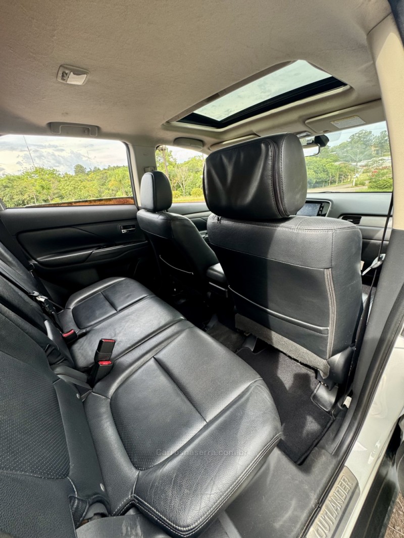 OUTLANDER 3.0 GT 4X4 V6 24V GASOLINA 4P AUTOMÁTICO - 2014 - PASSO FUNDO