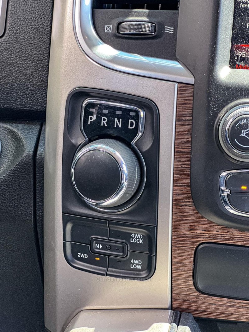 RAM 5.7 1500 HEMI 4X4 CD V8 GASOLINA 4P AUTOMÁTICO - 2023 - CANELA