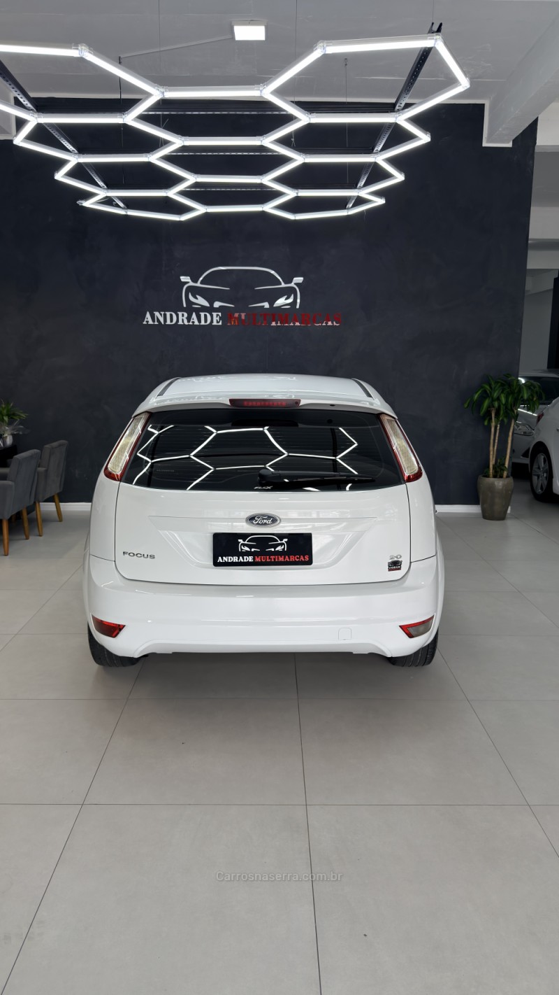 FOCUS 2.0 GLX 16V GASOLINA 4P MANUAL - 2011 - CAXIAS DO SUL