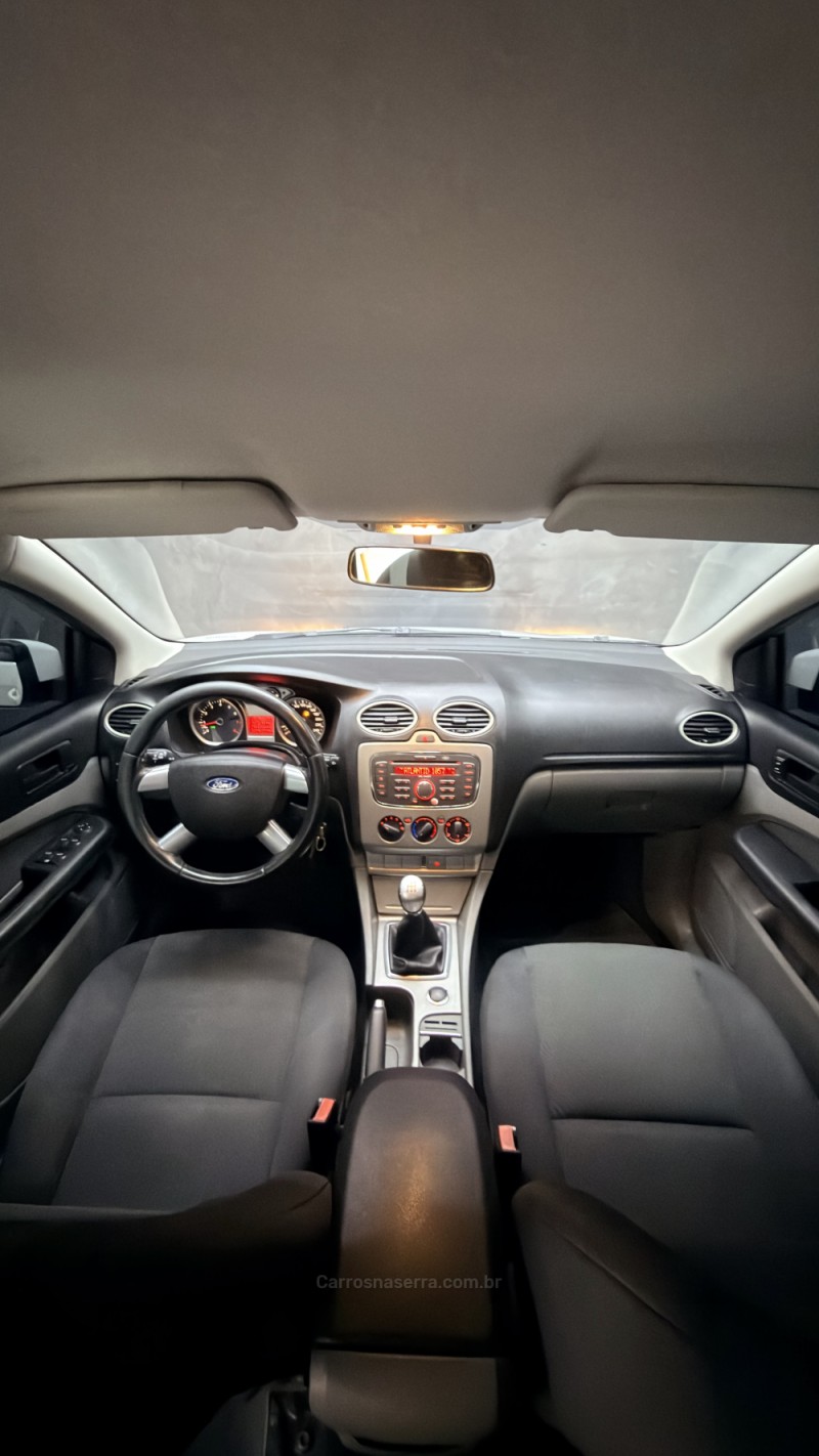 FOCUS 2.0 GLX 16V GASOLINA 4P MANUAL - 2011 - CAXIAS DO SUL