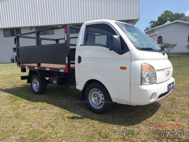 HR 2.5 LONGO BAÚ 4X2 16V 130CV TURBO INTERCOOLER DIESEL 2P MANUAL - 2010 - FARROUPILHA