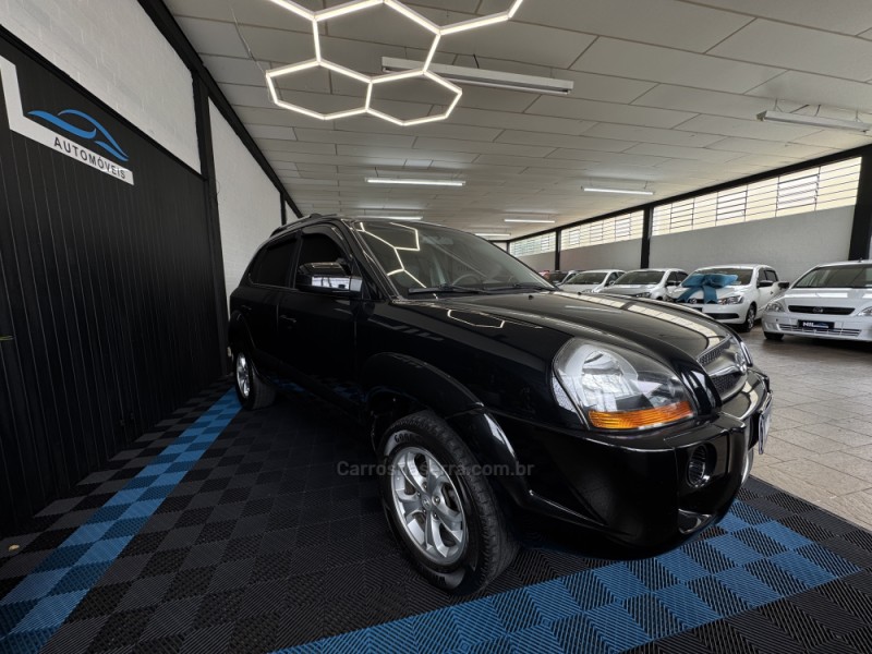 TUCSON 2.0 MPFI GLS TOP 16V 143CV 2WD FLEX 4P AUTOMÁTICO - 2015 - CAXIAS DO SUL