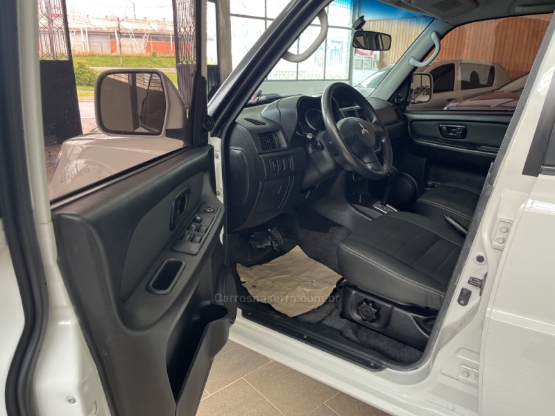 PAJERO TR4 2.0 4X2 16V 140CV FLEX 4P AUTOMÁTICO - 2015 - CAXIAS DO SUL