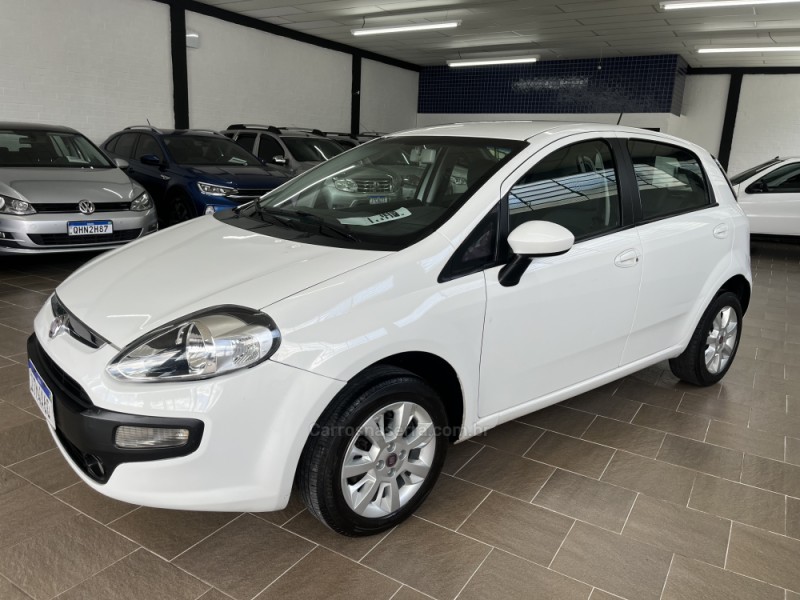 PUNTO 1.4 ATTRACTIVE 8V FLEX 4P MANUAL