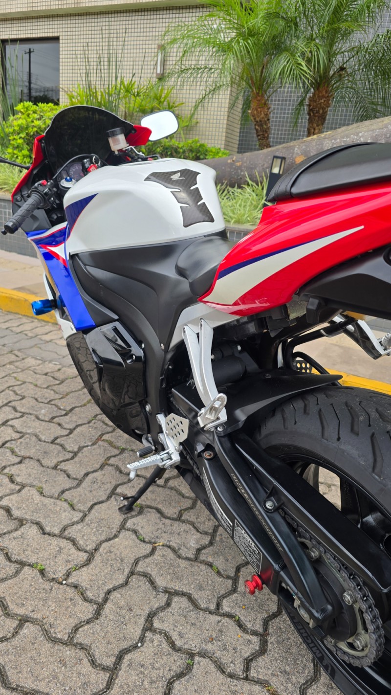 CBR 600RR  - 2010 - BENTO GONçALVES