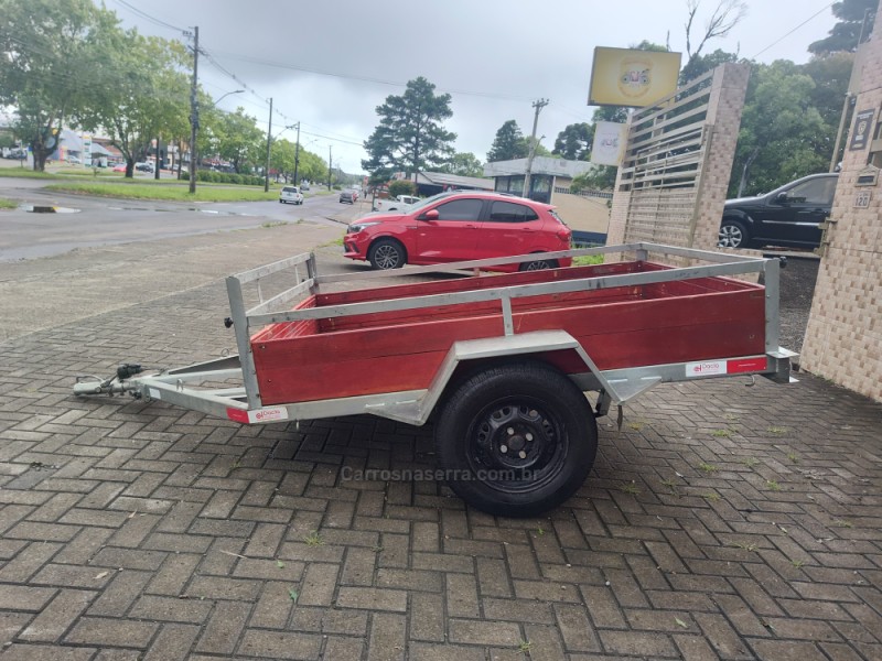 PLATAFORMA 1 MOTO  - 2025 - CANELA