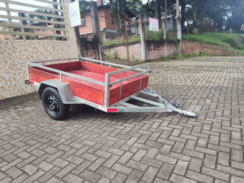 PLATAFORMA 1 MOTO  - 2025 - CANELA