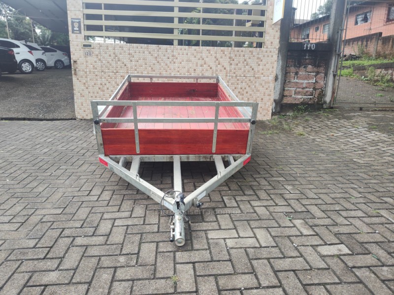 PLATAFORMA 1 MOTO  - 2025 - CANELA