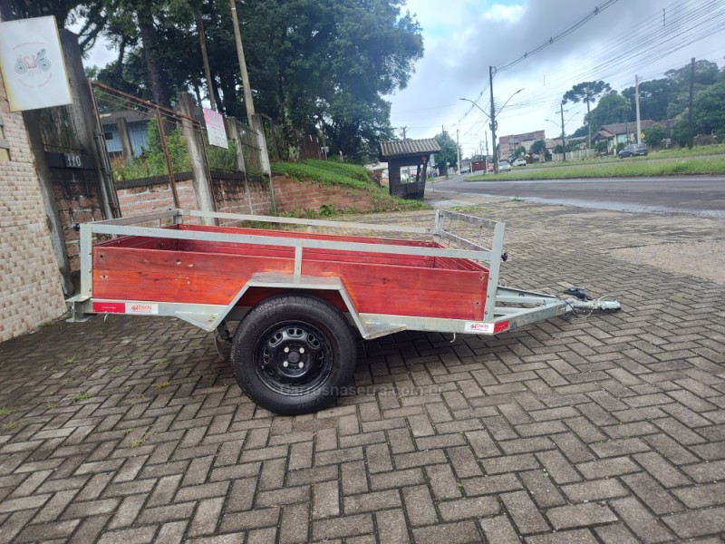 PLATAFORMA 1 MOTO  - 2025 - CANELA