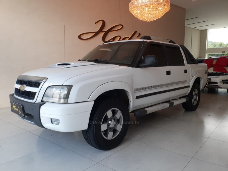 S10 2.2 EFI DLX 4X2 CD 8V GASOLINA 4P MANUAL - 2010 - CANELA