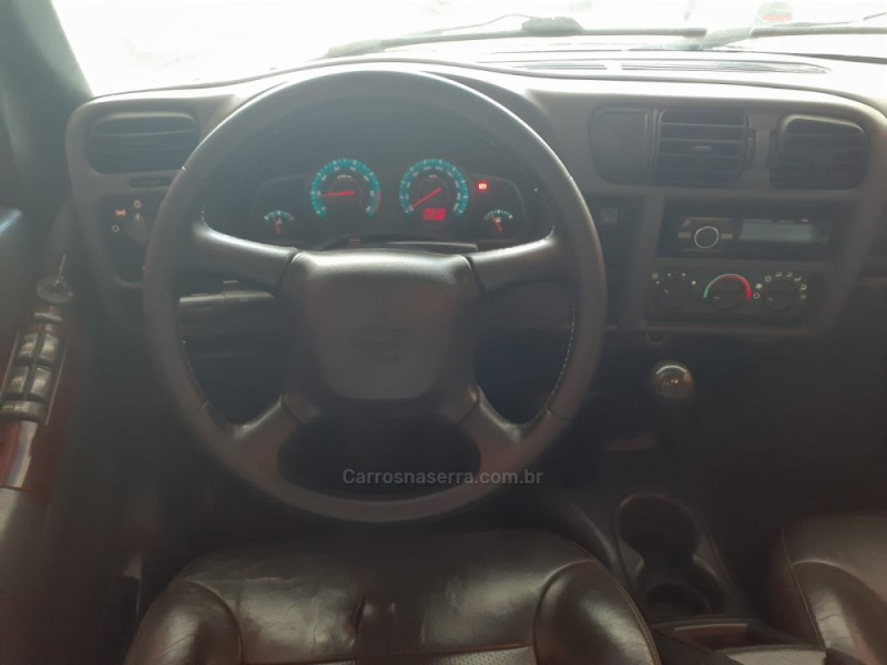 S10 2.2 EFI DLX 4X2 CD 8V GASOLINA 4P MANUAL - 2010 - CANELA