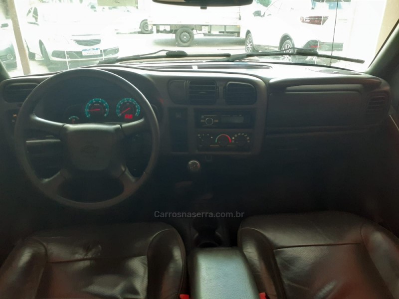 S10 2.2 EFI DLX 4X2 CD 8V GASOLINA 4P MANUAL - 2010 - CANELA