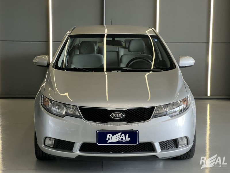 CERATO 1.6 EX2 SEDAN 16V GASOLINA 4P MANUAL - 2010 - SAPIRANGA