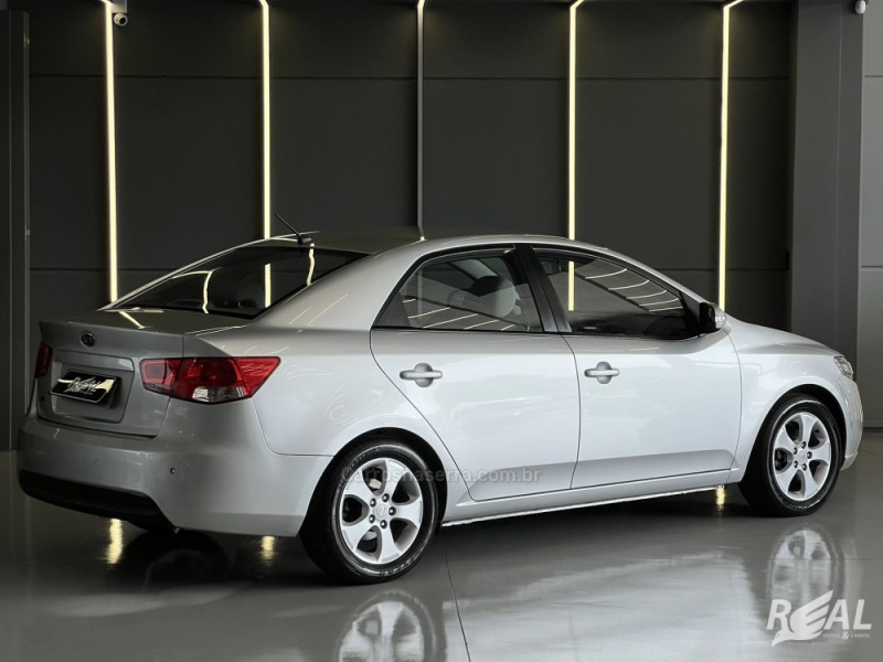 CERATO 1.6 EX2 SEDAN 16V GASOLINA 4P MANUAL - 2010 - SAPIRANGA