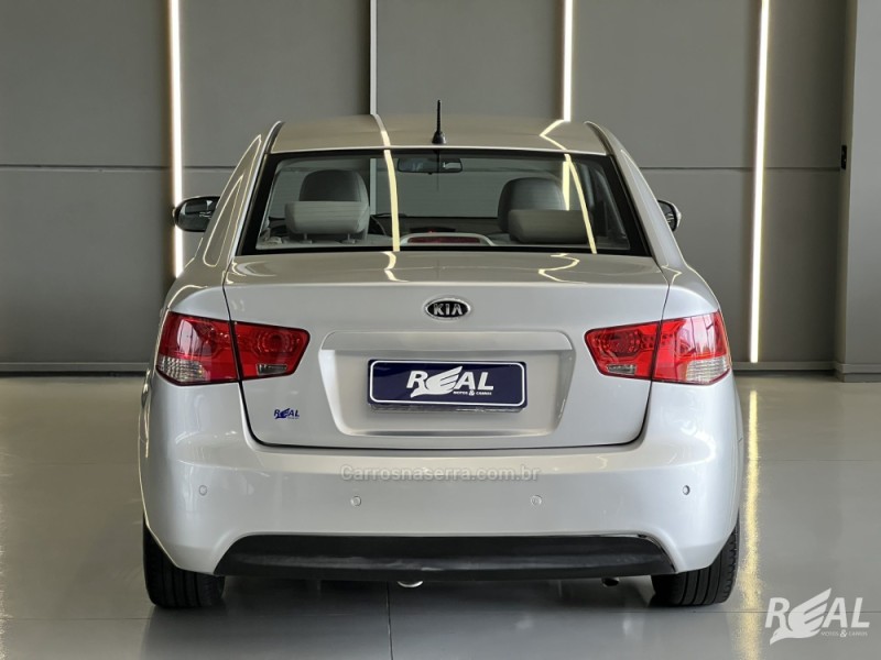 CERATO 1.6 EX2 SEDAN 16V GASOLINA 4P MANUAL - 2010 - SAPIRANGA