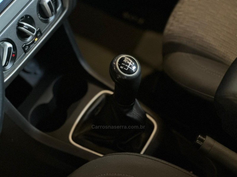 FOX 1.0 ITREND 8V FLEX 4P MANUAL - 2014 - CAXIAS DO SUL