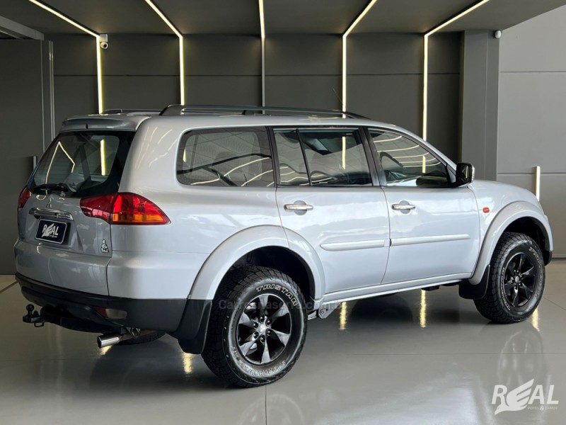 PAJERO DAKAR 3.5 HPE 7 LUGARES 4X4 V6 24V FLEX 4P AUTOMÁTICO - 2013 - SAPIRANGA