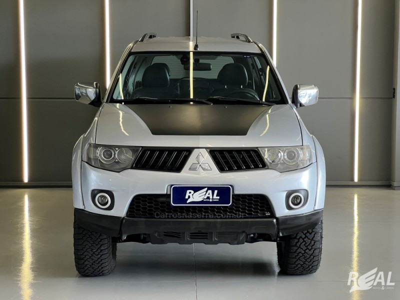 PAJERO DAKAR 3.5 HPE 7 LUGARES 4X4 V6 24V FLEX 4P AUTOMÁTICO - 2013 - SAPIRANGA