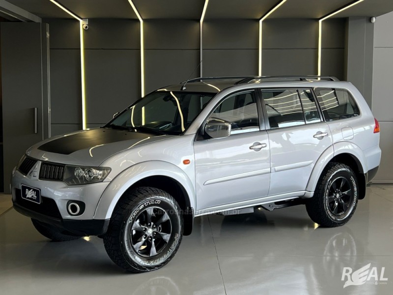 pajero dakar 3.5 hpe 7 lugares 4x4 v6 24v flex 4p automatico 2013 sapiranga