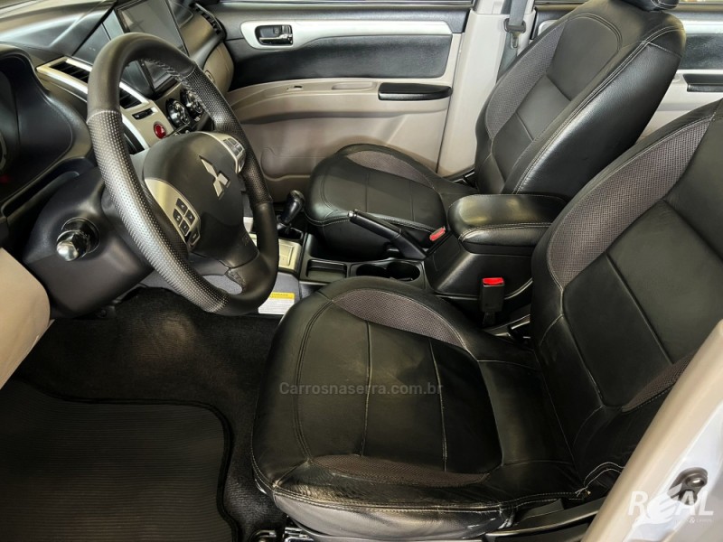 PAJERO DAKAR 3.5 HPE 7 LUGARES 4X4 V6 24V FLEX 4P AUTOMÁTICO - 2013 - SAPIRANGA