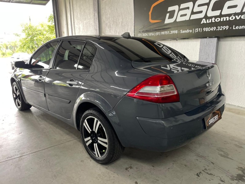 MÉGANE 2.0 DYNAMIQUE SEDAN 16V GASOLINA 4P MANUAL - 2010 - BOM PRINCíPIO