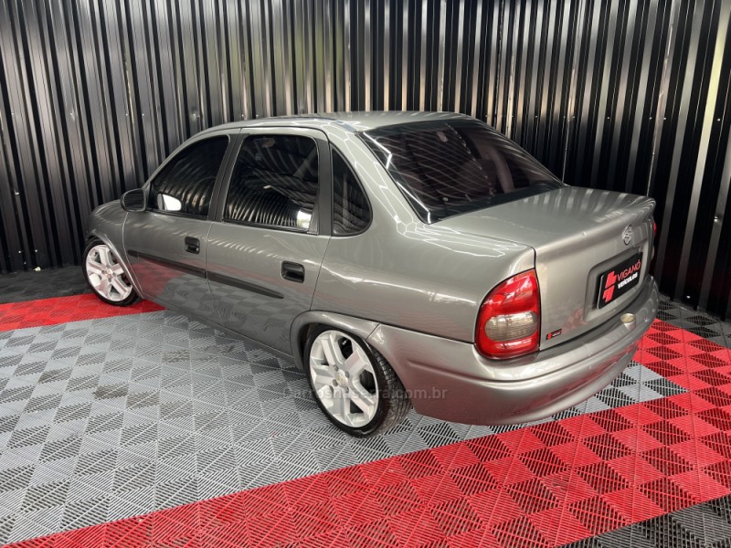 CORSA 1.6 MPFI CLASSIC SEDAN 8V GASOLINA 4P MANUAL - 2005 - CAXIAS DO SUL