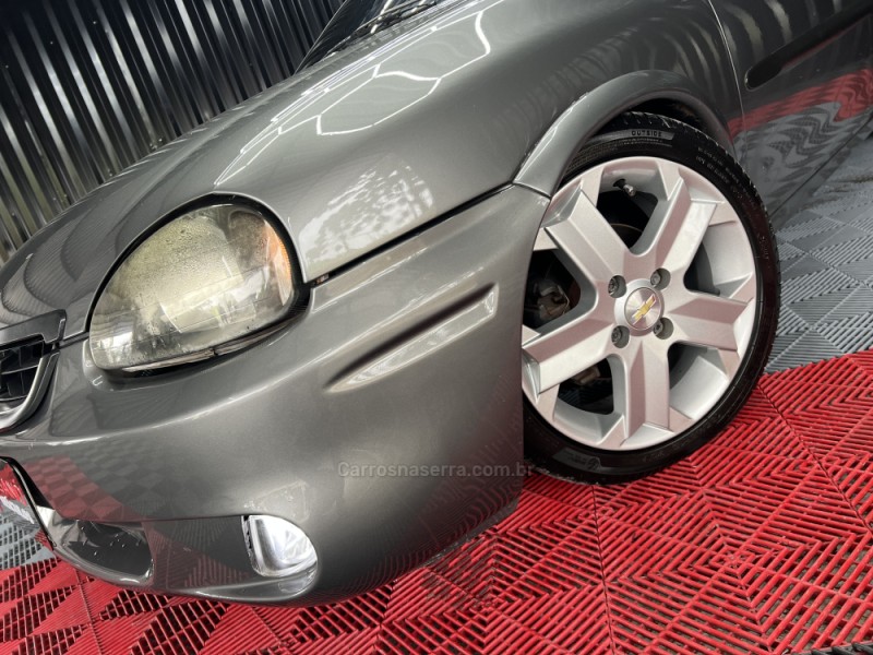 CORSA 1.6 MPFI CLASSIC SEDAN 8V GASOLINA 4P MANUAL - 2005 - CAXIAS DO SUL