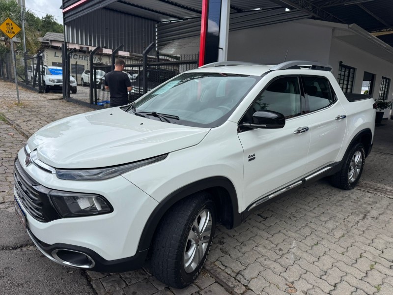 TORO 2.0 16V TURBO DIESEL VOLCANO 4WD AUTOMÁTICO - 2017 - CAXIAS DO SUL