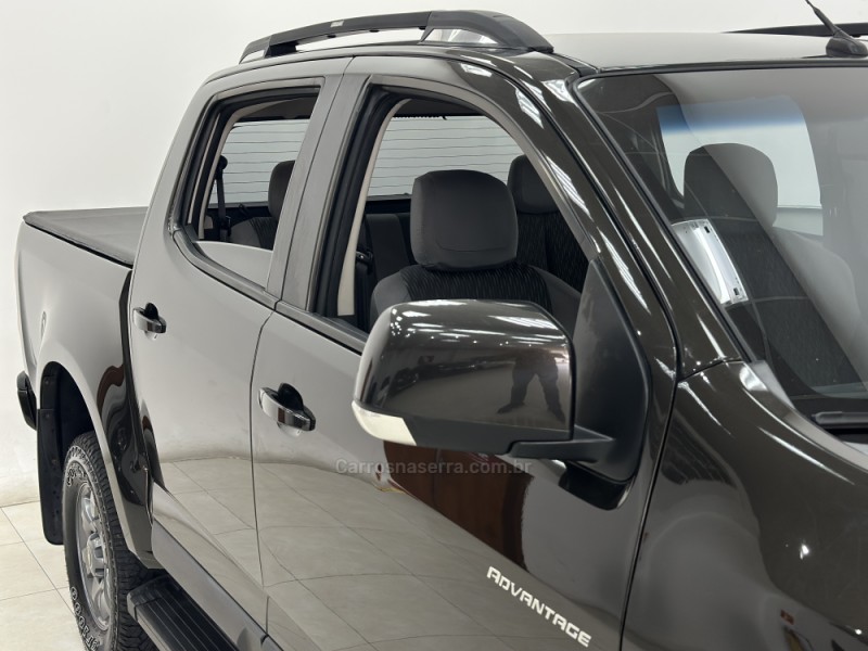 S10 2.4 MPFI ADVANTAGE 4X2 CD 8V FLEX 4P MANUAL - 2016 - SANTA CRUZ DO SUL