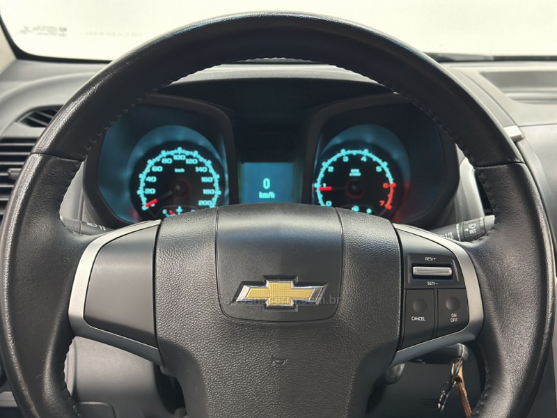 S10 2.4 MPFI ADVANTAGE 4X2 CD 8V FLEX 4P MANUAL - 2016 - SANTA CRUZ DO SUL