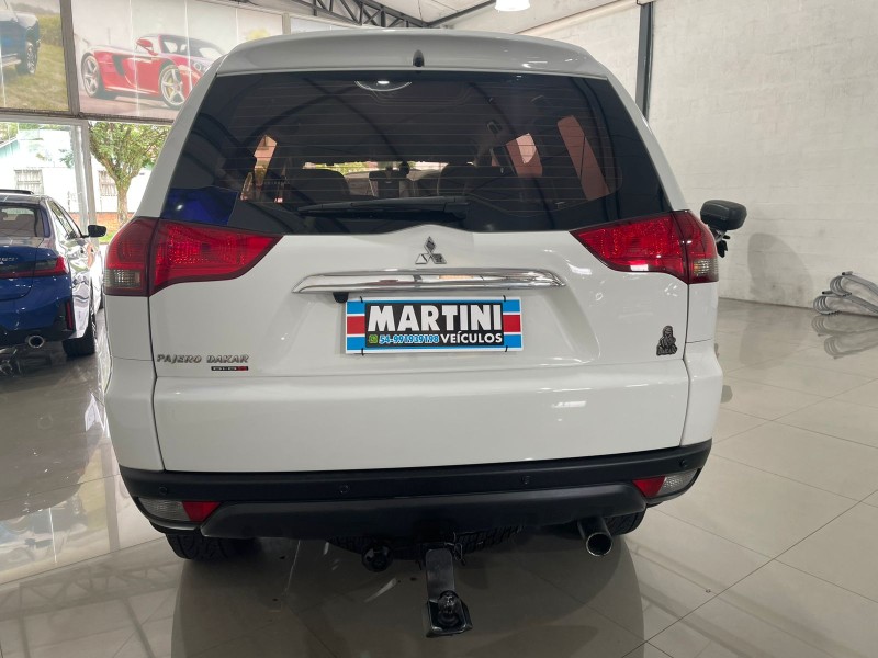 PAJERO DAKAR 3.2 HPE 4X4 7 LUGARES 16V TURBO INTERCOOLER DIESEL 4P AUTOMÁTICO - 2015 - CAXIAS DO SUL