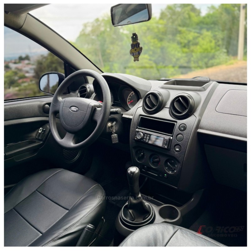 FIESTA 1.6 MPI CLASS SEDAN 8V FLEX 4P MANUAL - 2011 - CAMPO BOM
