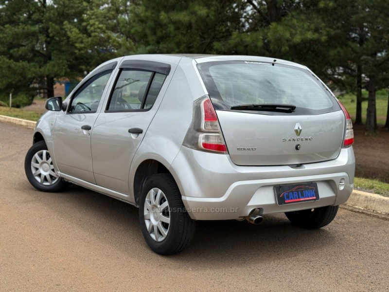 SANDERO 1.0 EXPRESSION 16V FLEX 4P MANUAL - 2014 - VACARIA