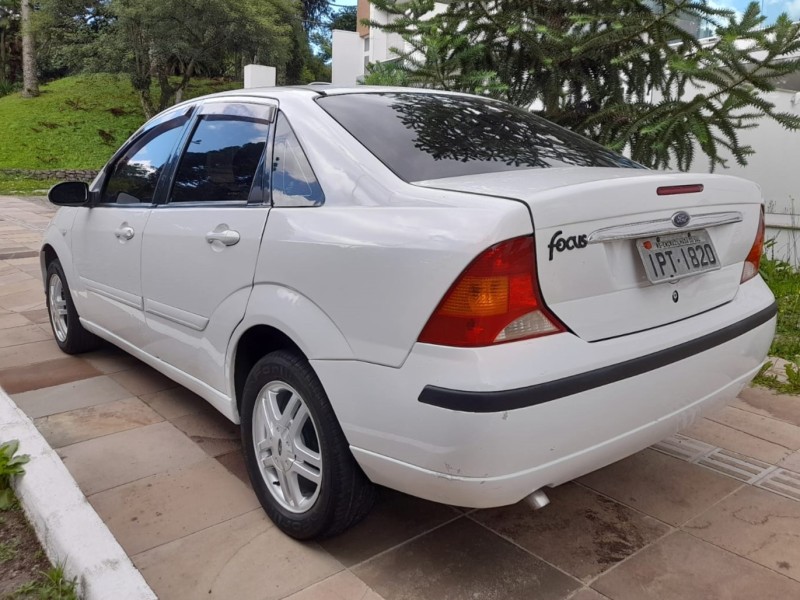 FOCUS 1.6 GL SEDAN 8V FLEX 4P MANUAL - 2009 - FARROUPILHA