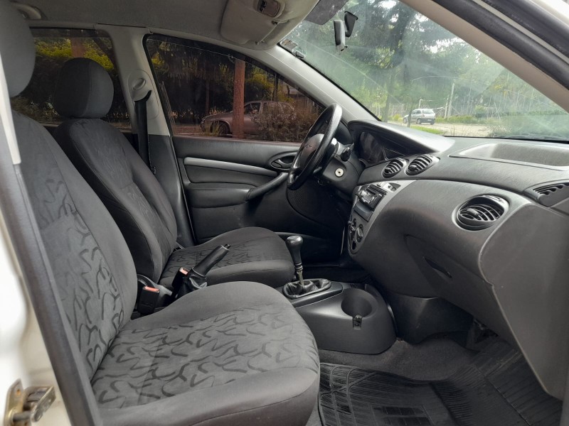 FOCUS 1.6 GL SEDAN 8V FLEX 4P MANUAL - 2009 - FARROUPILHA