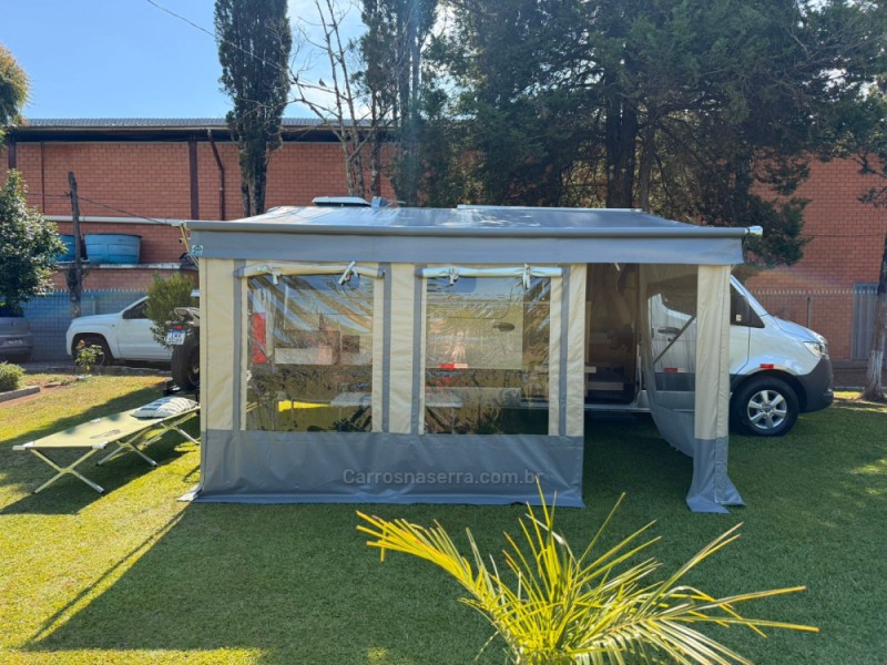 SPRINTER 2.2 FURGÃO 416 LONGO TETO ALTO DIESEL 3P MANUAL - 2022 - CAXIAS DO SUL