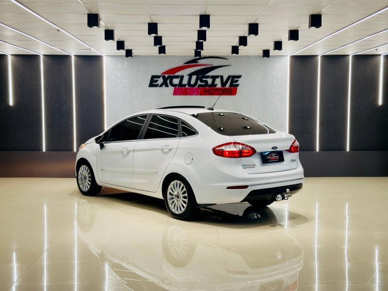 FIESTA 1.6 TITANIUM PLUS SEDAN 16V FLEX 4P AUTOMÁTICO - 2015 - CAXIAS DO SUL