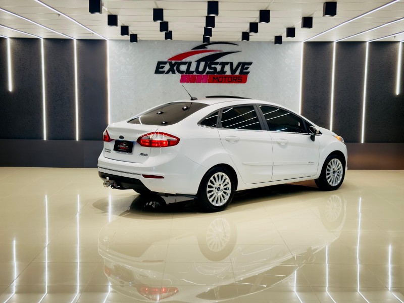 FIESTA 1.6 TITANIUM PLUS SEDAN 16V FLEX 4P AUTOMÁTICO - 2015 - CAXIAS DO SUL