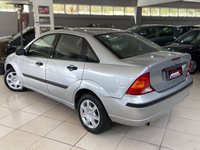FOCUS 1.6 GL SEDAN 8V FLEX 4P MANUAL - 2007 - CAXIAS DO SUL