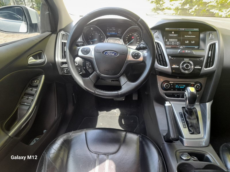 FOCUS 2.0 TITANIUM PLUS SEDAN 16V FLEX 4P AUTOMÁTICO - 2015 - FARROUPILHA